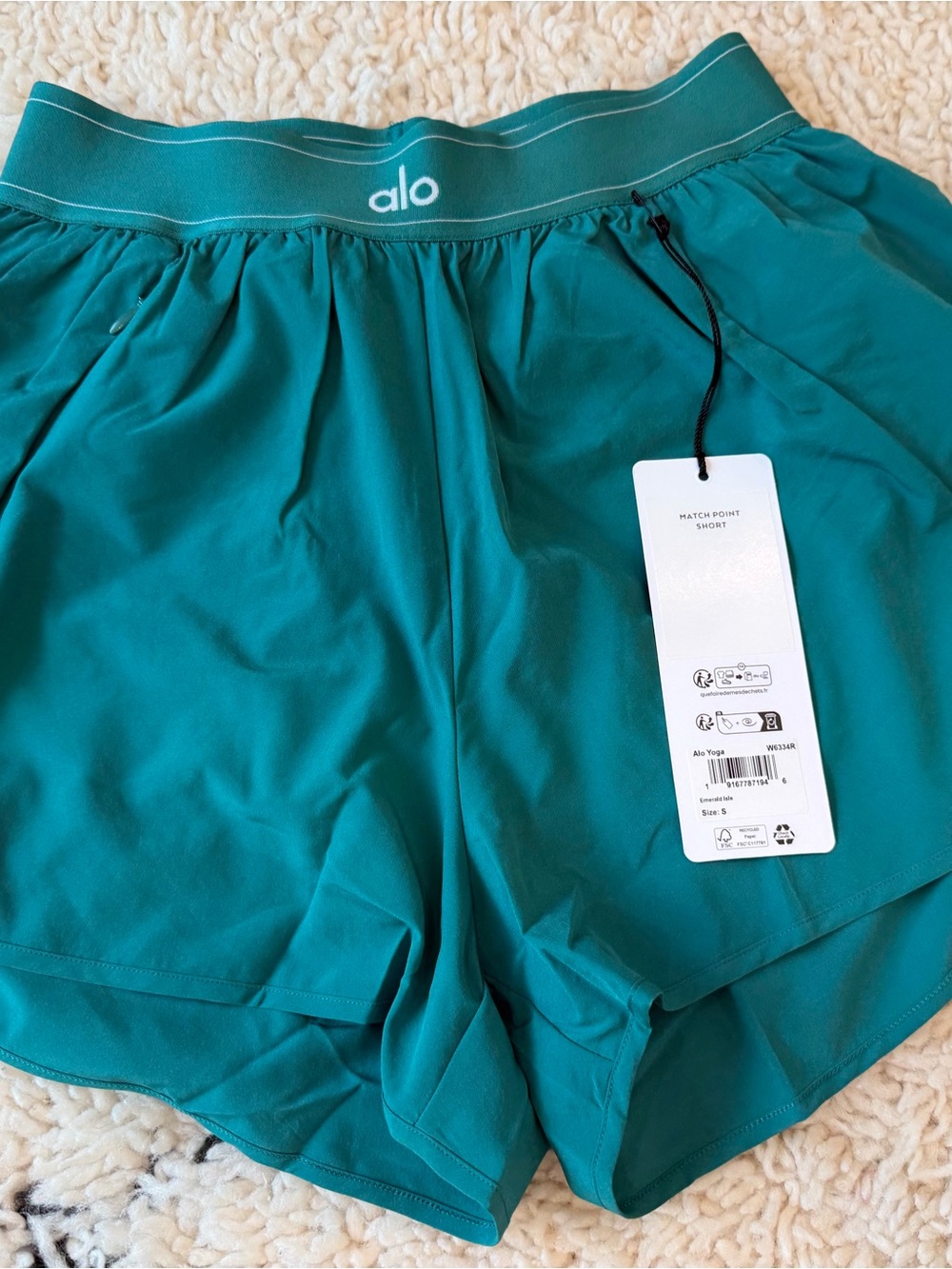 ALO Yoga Emerald Isle Size Small NWT Match Point Shorts